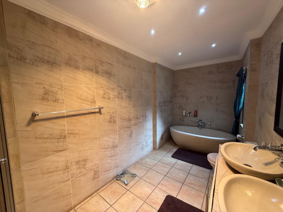 3 Bedroom Property for Sale in Protea Park North West